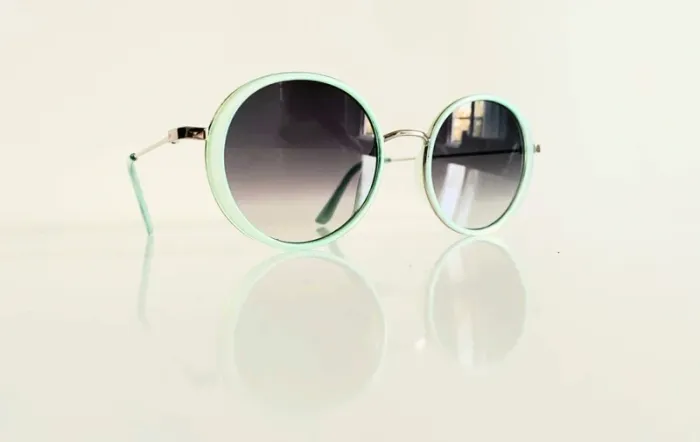 Lunette de soleil femme ovale verte menthe et argentée verres dégradés uvprotection catégorie 3