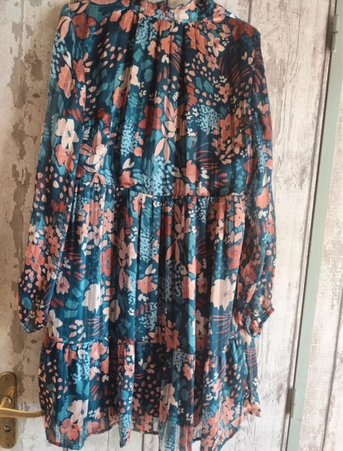 Robe camaïeu en très bon état - photo numéro 4
