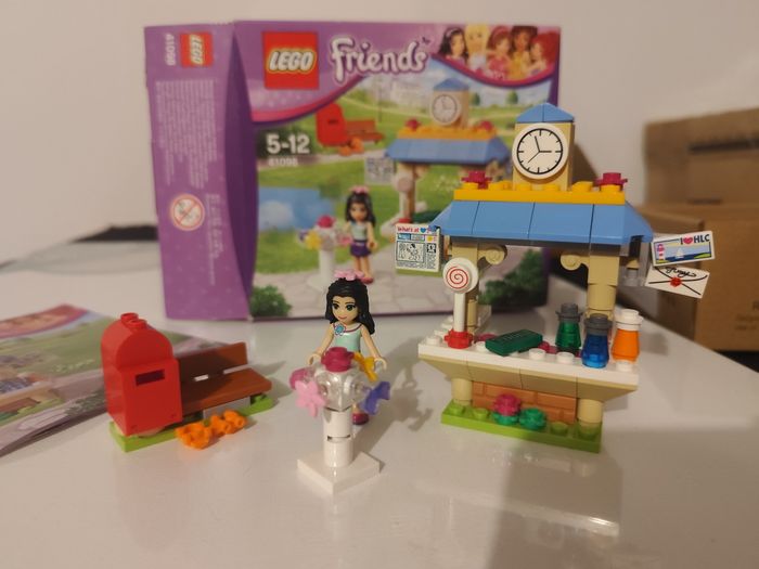 Lego Friends emma modele 41098 Le Kiosque d'Emma emmas kiosk - photo numéro 2