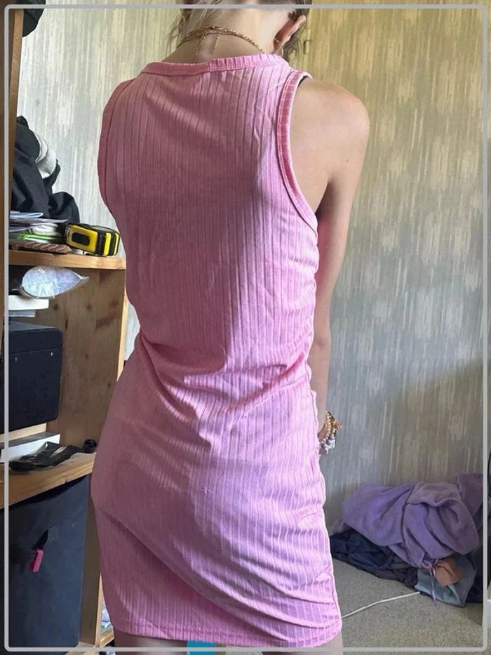 Robe rose flashy taille 14ans marque shein - photo numéro 3