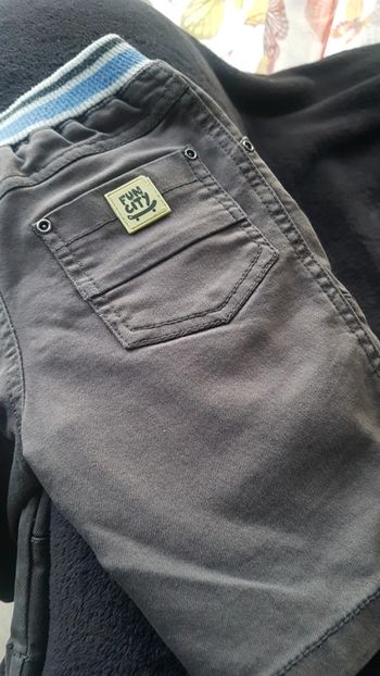 Bermuda marine clair taille elastique en 3 ans