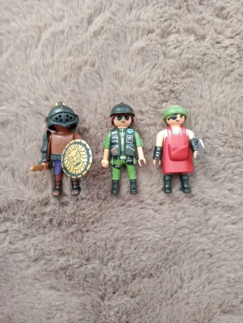 Lot de 3 figurines playmobil