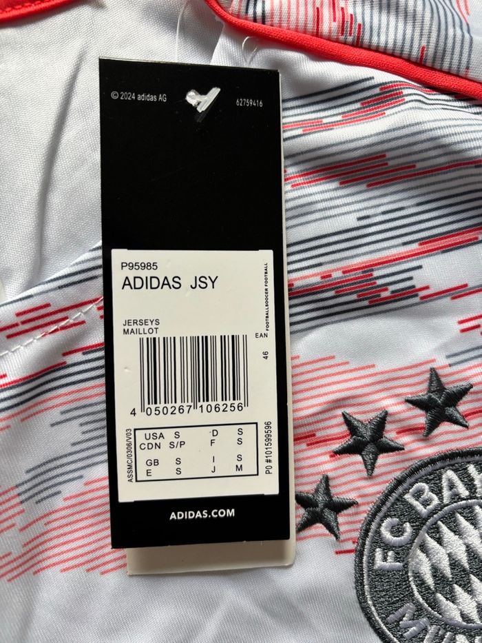 Maillot du Bayern Munich ⭐️ Taille S - photo numéro 3
