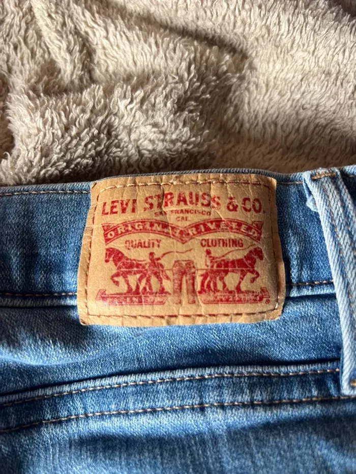 Jean levi’s blue ciel 399 slimming skinny W25 L32 - photo numéro 5
