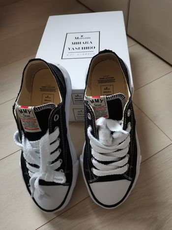 Maison Mihara Yasuhiro Baskets Blanches & Noires – Taille 44 –