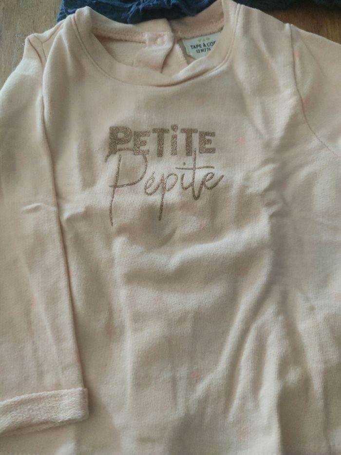 Lot 4 t-shirts et un sous pull 12 mois - photo numéro 6