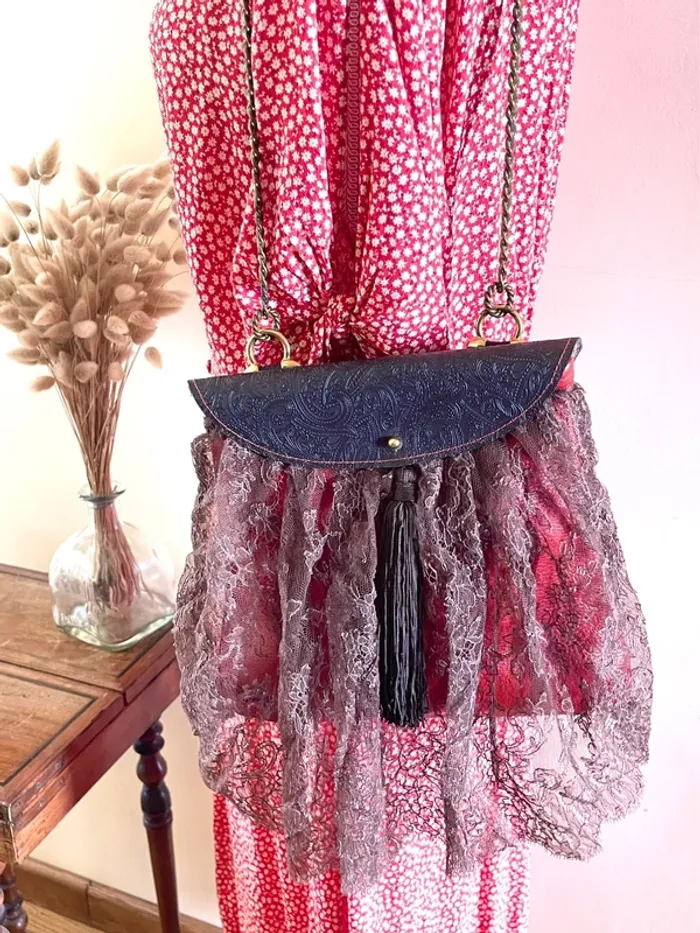 Sac en Cuir avec Dentelle de Calais – Élégance Chic - photo numéro 3