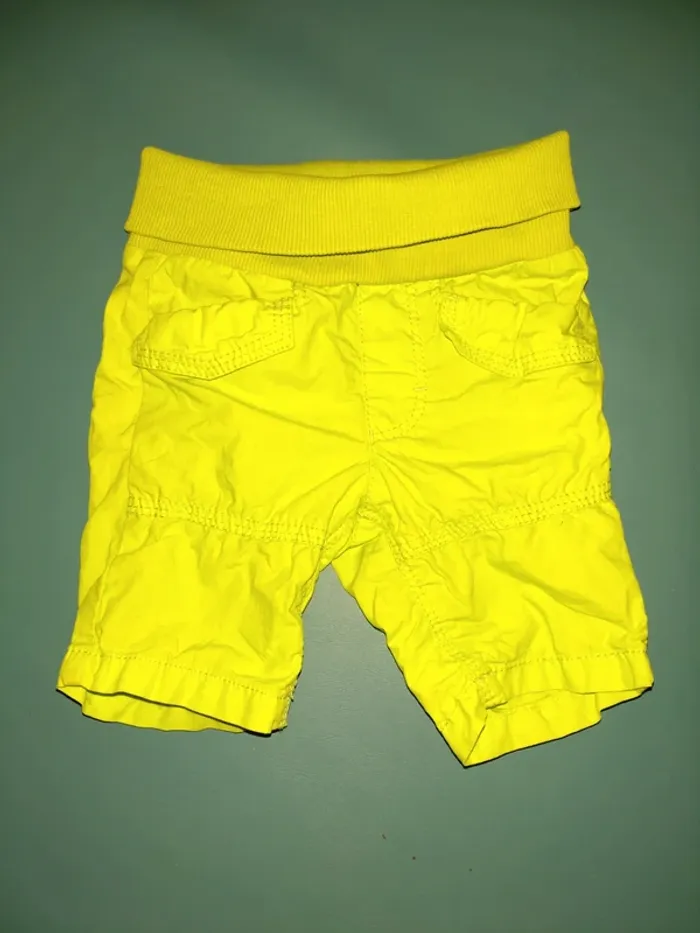 Short S.oliver taille 6 mois