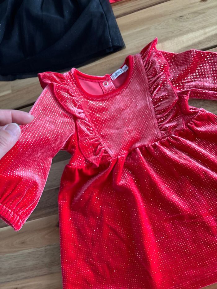Lot robes et t-shirt de fête 🎄 - photo numéro 13