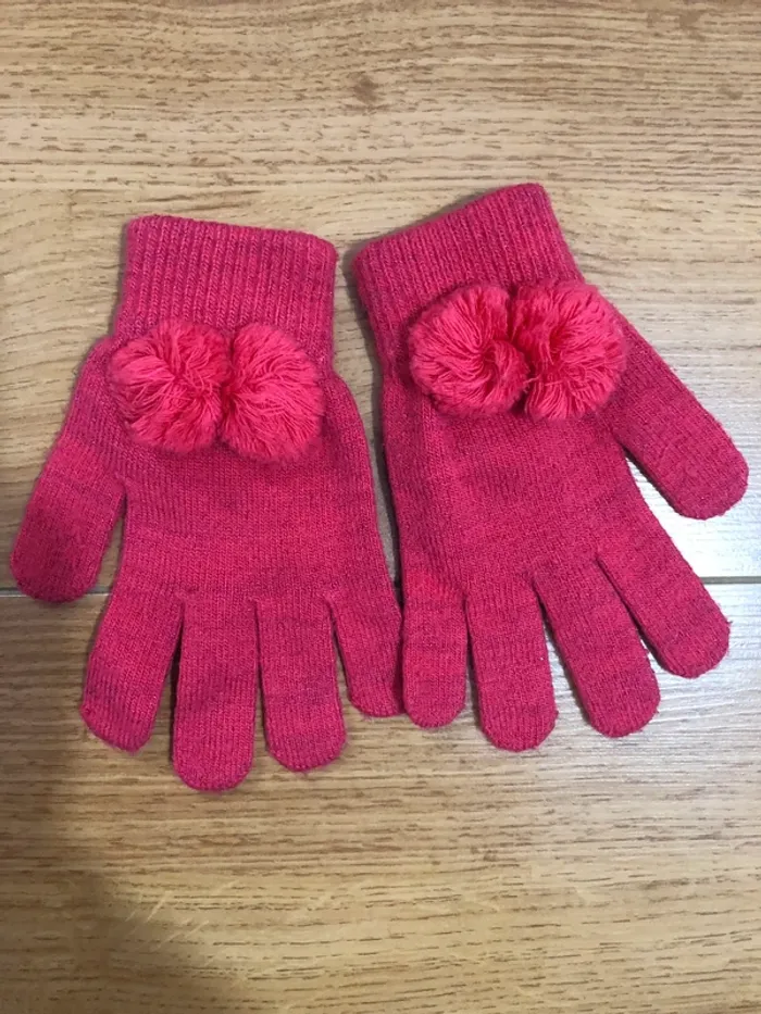 Bonnet à pompon et tour de cou et gants rose vif - photo numéro 8