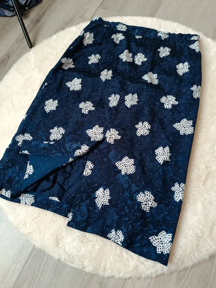 Ensemble vintage 2 pièces bleu marine fleurs blanches (taille 42/44) - photo numéro 9