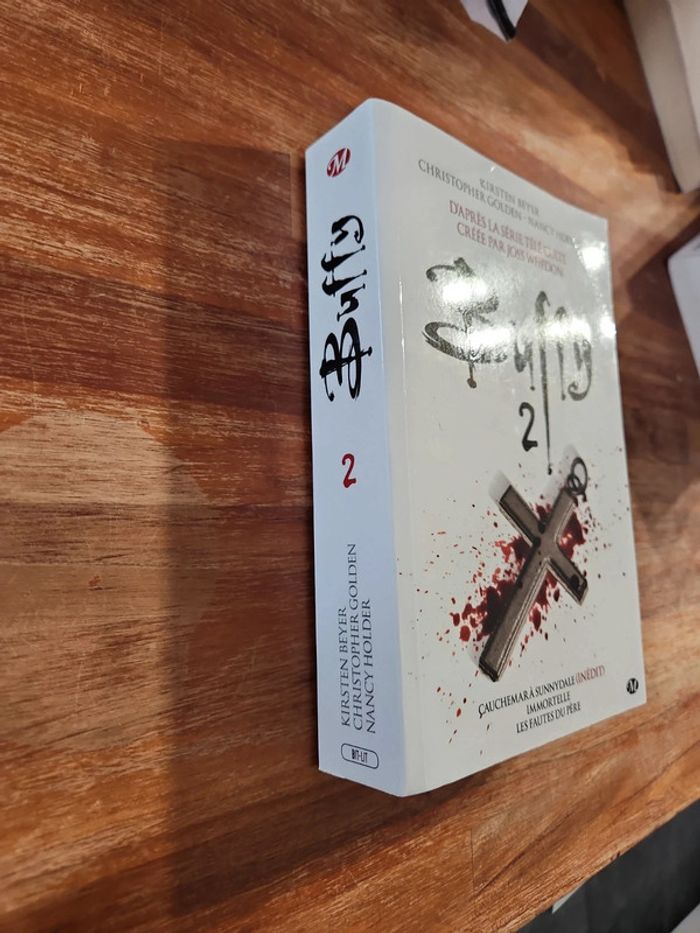 Livre : Buffy - photo numéro 2