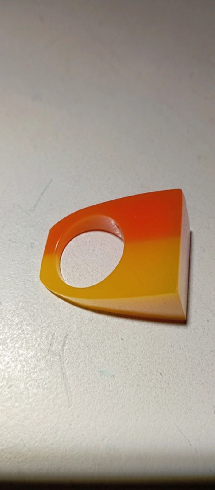 Bague bicolore en plastique - photo numéro 2