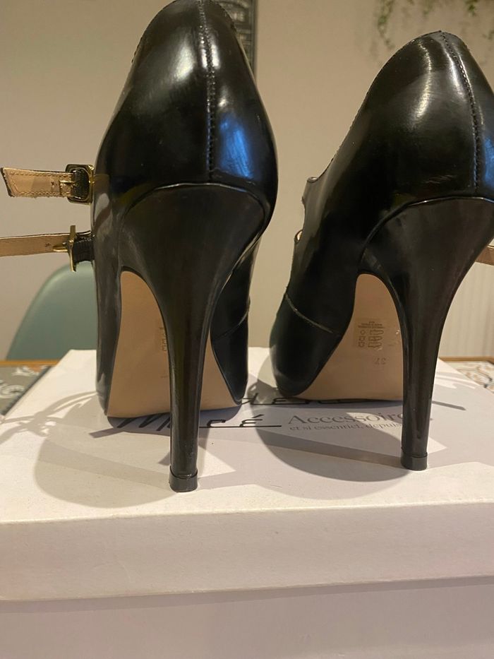 Chaussures vernies noires - photo numéro 2