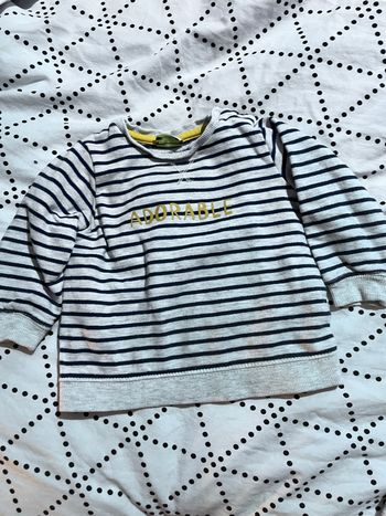 Sweat-shirt adorable tape à l’œil