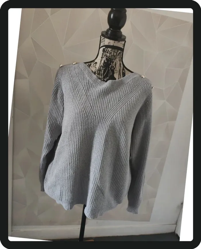 Pull gris