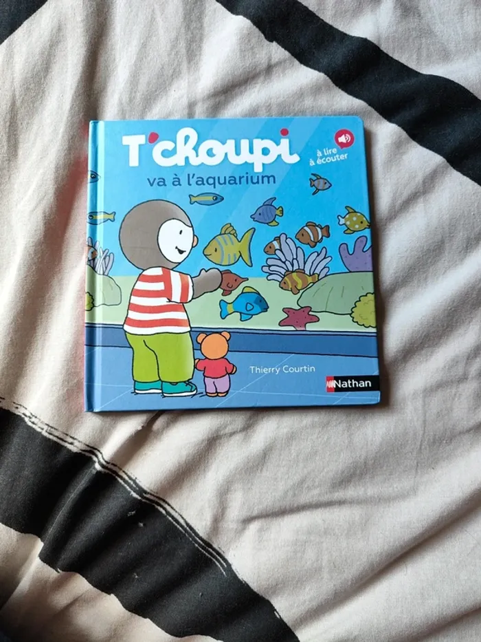 Livre T'choupi va à l'aquarium