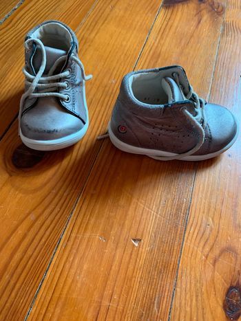 Chaussure enfant doré gbb