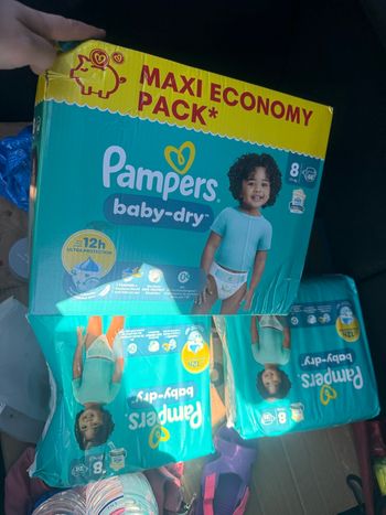 Lot pampers taille 8