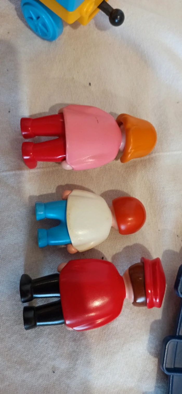 Circuit avec rails et train playmobil 123 - photo numéro 5