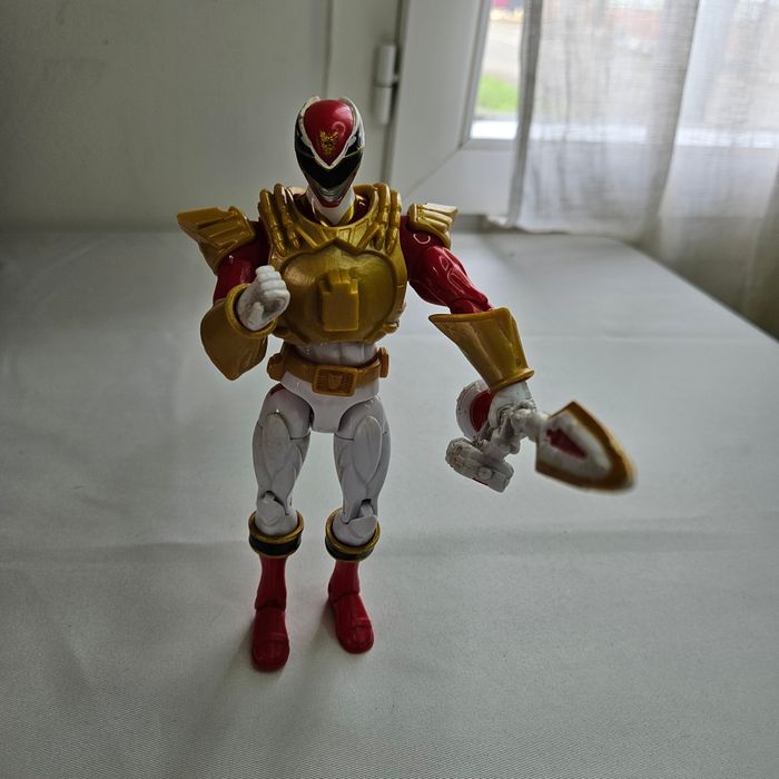 Power rangers rouge et doré