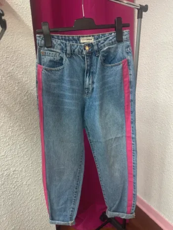 Jean mom Pimkie à bandes roses