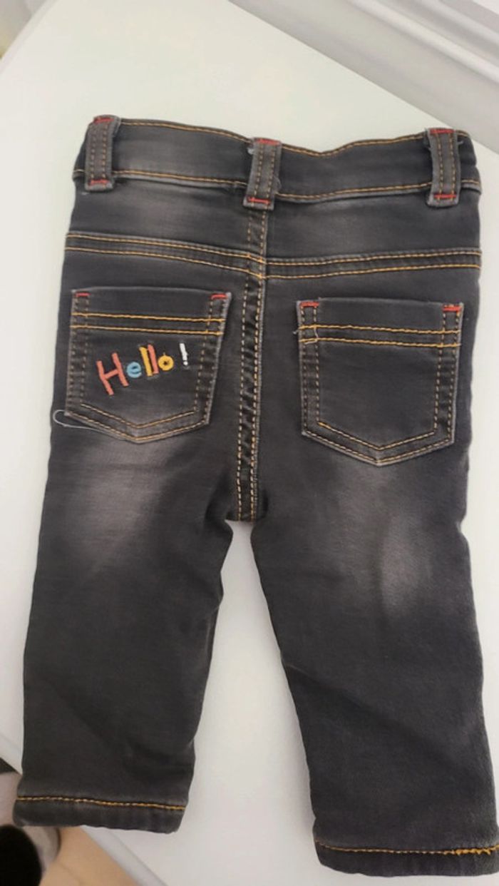Un jean Vertbaudet taille 3 mois et un pyjama offert - photo numéro 3
