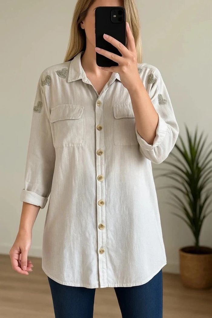 Chemise tunique blanche en lin – Cœurs argentés – Carla Giannini Paris – Taille Unique