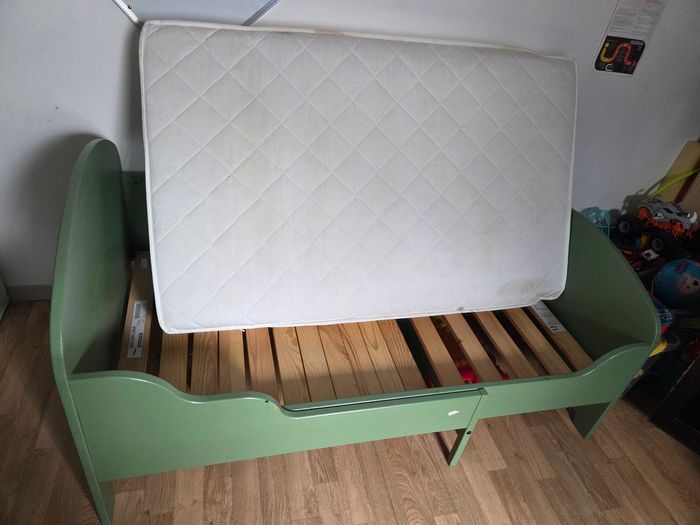Lit évolutif ikea