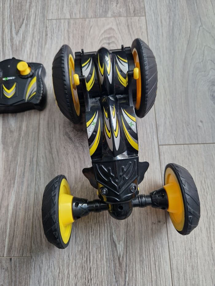 Voiture télécommandé - photo numéro 4