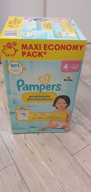 Couches Pampers premium protection T4