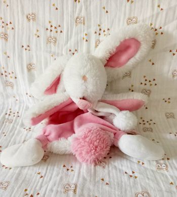Doudou lapin pompon Doudou et Compagnie