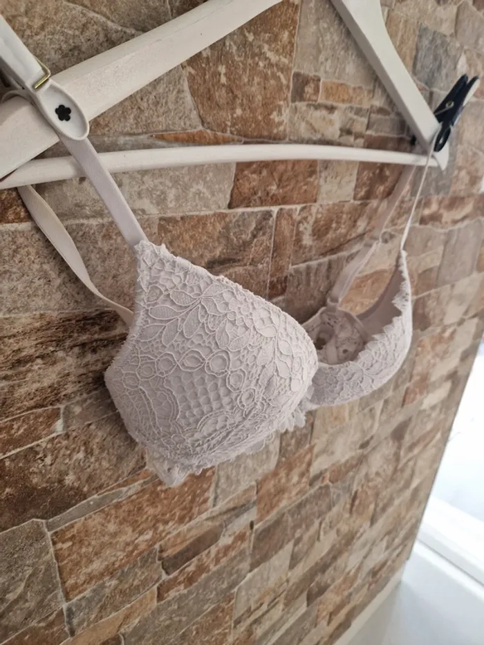 1 soutien-gorge blanc taille 85 B marque ETAM - photo numéro 2