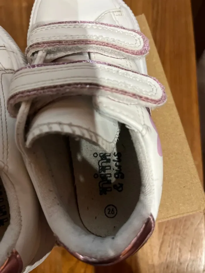 Basket taille 26 blanche et violette - photo numéro 7