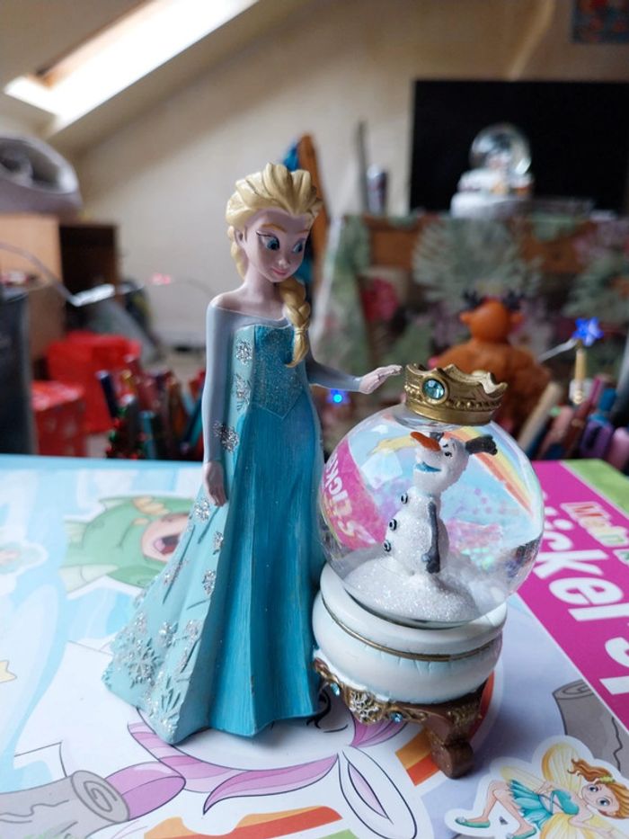 Snowglobe de disneyland paris Elsa et Olaf