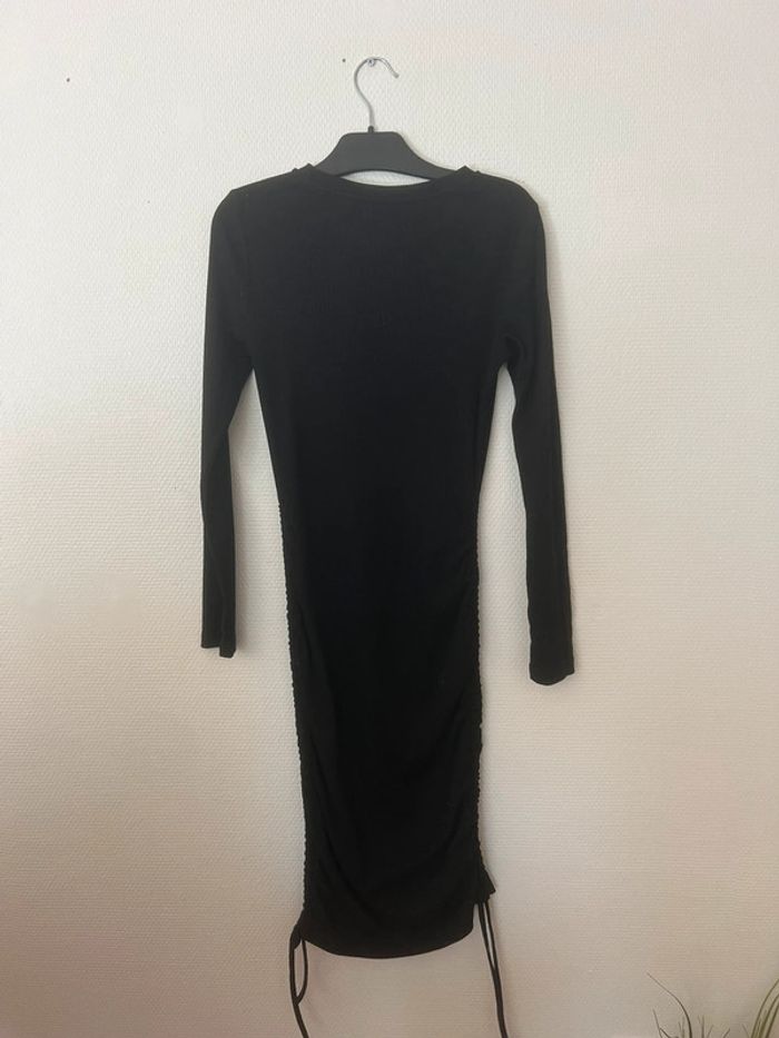 Robe moulante à cordons - photo numéro 4