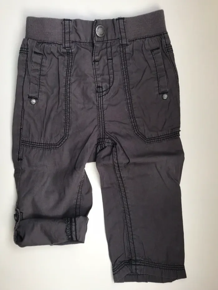 Lot pantalon + tee-shirt + chaussettes - photo numéro 3