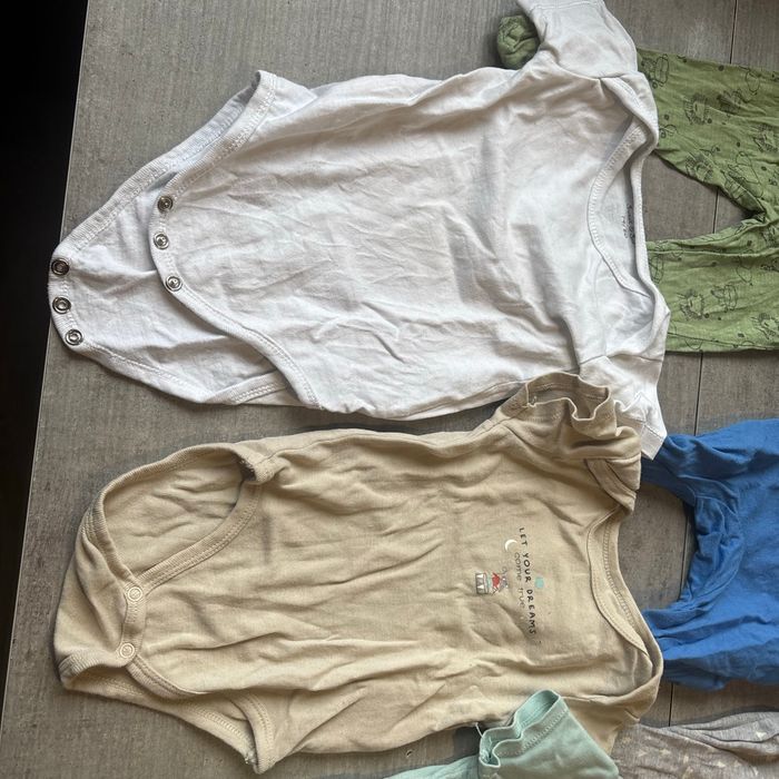 Lot pyjama 9 mois  bébé garçon - photo numéro 2