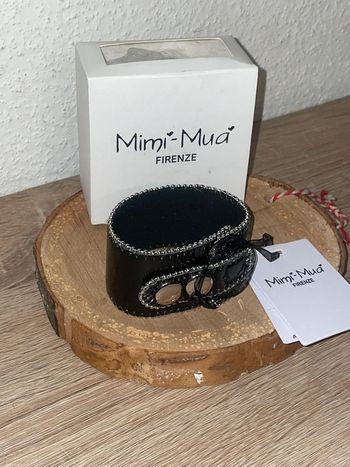 Bracelet noir, Mimi mua