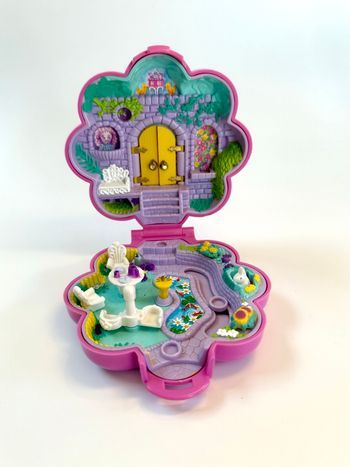 Polly pocket polly’s secret garden
