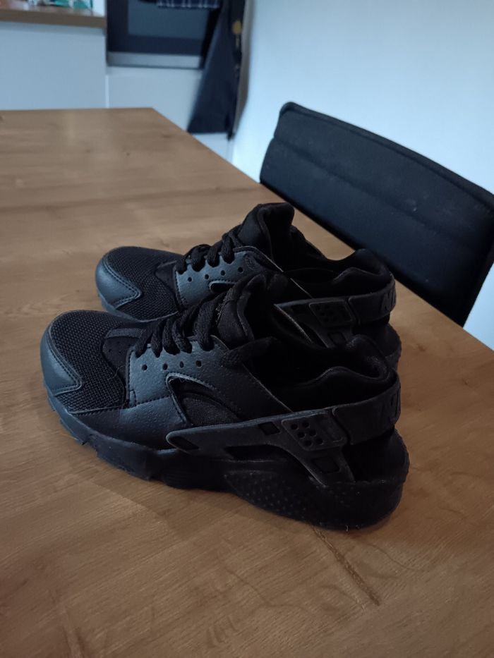 Nike Huarache Femme T 37.5 - photo numéro 2