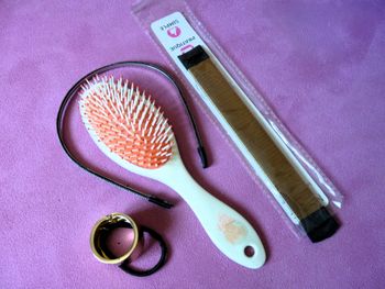 Brosse fille cheveux accessoire beauté capillaire neuve + Serre tête Claire's + magic bun chignon