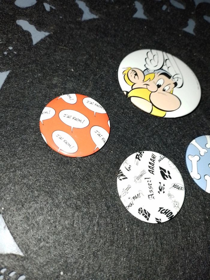 Lot de 4 badges Asterix - photo numéro 3
