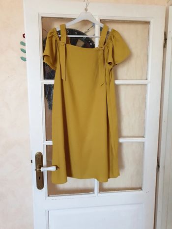 robe moutarde