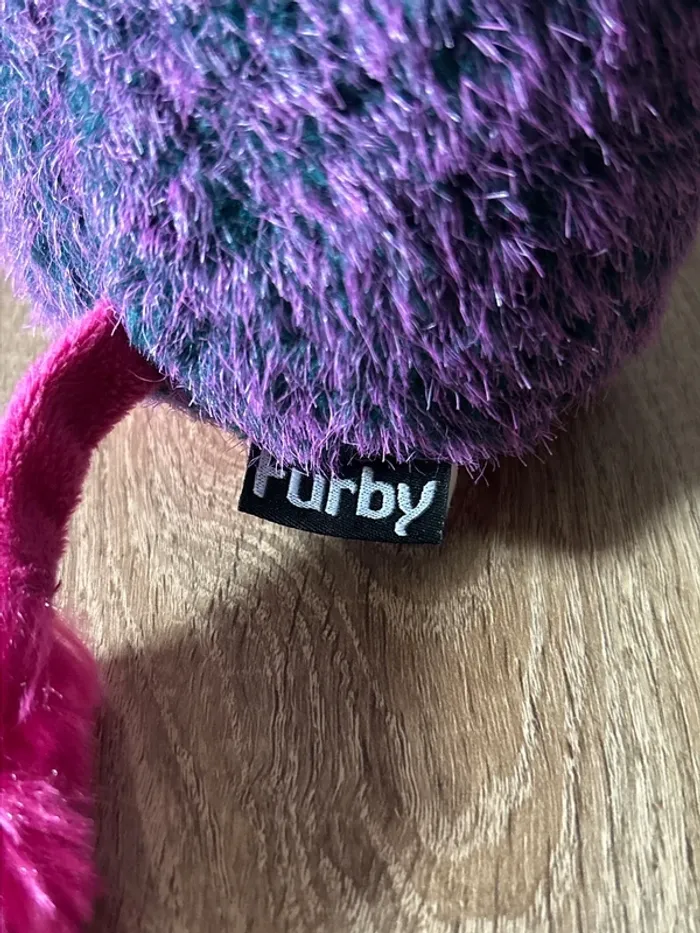 Peluche Furby violet rose / Hasbro 2013 / très bon état / pas de mécanisme - photo numéro 4