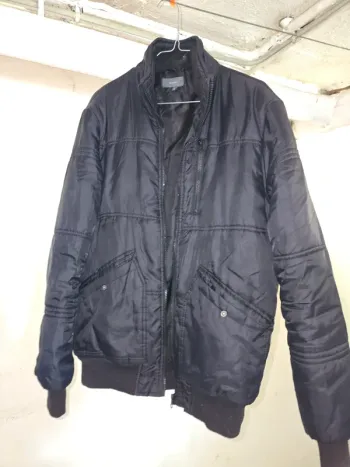 Blouson noir matelassé – Taille M