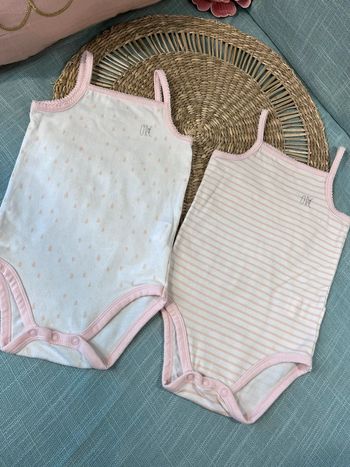 Lot 2 bodies bretelles taille 9 mois