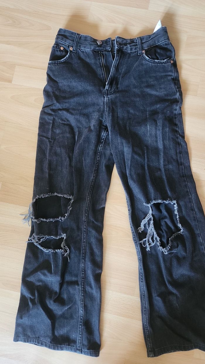 Jean coupe droite avec des trous taille 36