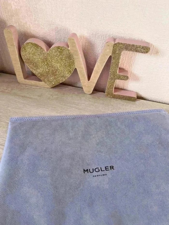 Grande trousse corporate Mugler Parfums noire neuve 🌹 - photo numéro 2