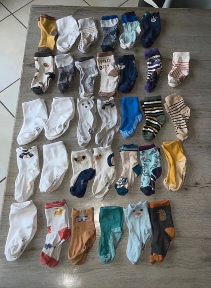 Lot 33 paires de chaussettes 19/22